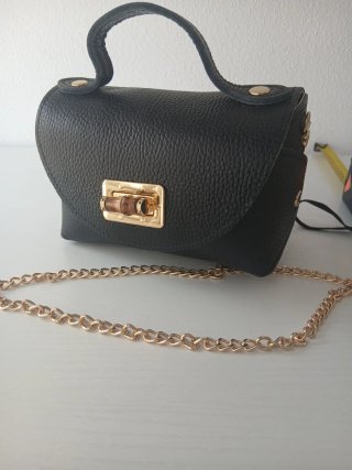 Bolso de piel italiano negro