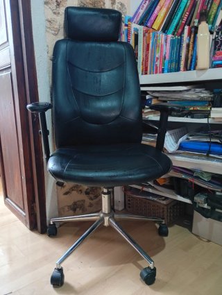 Silla de oficina/ordenador negra