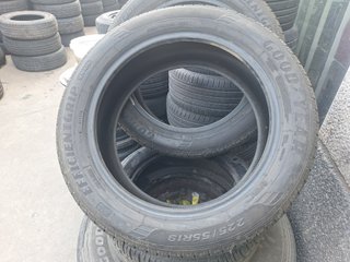 225 55 R19 99V Goodyear - 2 neumáticos 80%