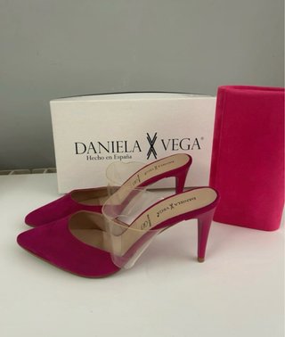 Zapatos y bolso fiesta Daniela Vega fucsia