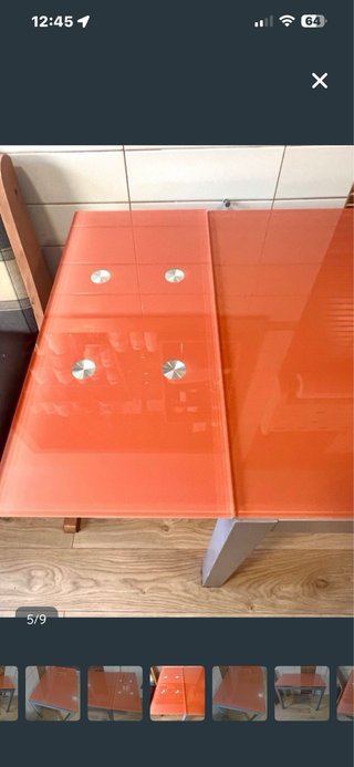 Mesa extensible cristal naranja + 2 banquetas