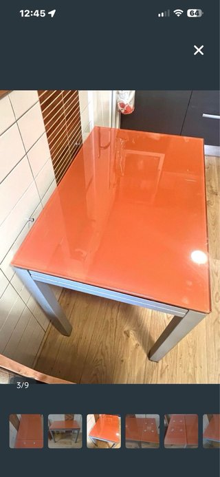 Mesa extensible cristal naranja + 2 banquetas