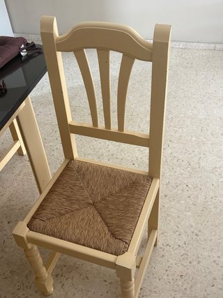 Mesa de comedor con 6 sillas y cristal