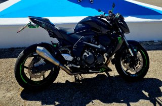Kawasaki Z750 Negra y Verde