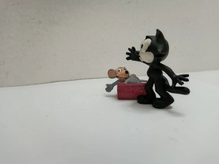 Figura Gato Félix con maleta y ratón PVC