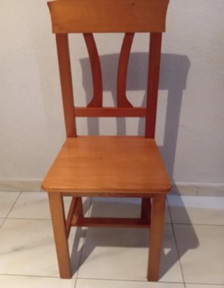 Mesa de madera con 6 sillas