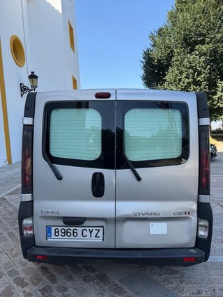 Opel Vivaro 2004
