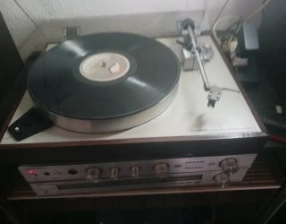 Giradischi Luxman PD-284 con sistema Auto Lift-Up