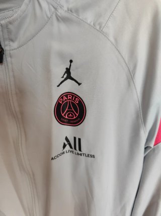 Chaqueta Jordan Gris