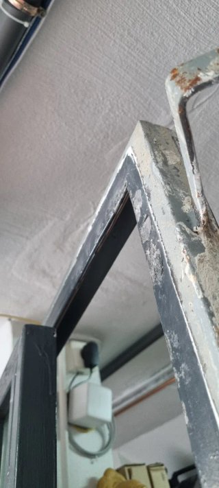 Puerta Metal y Cristal con Marco
