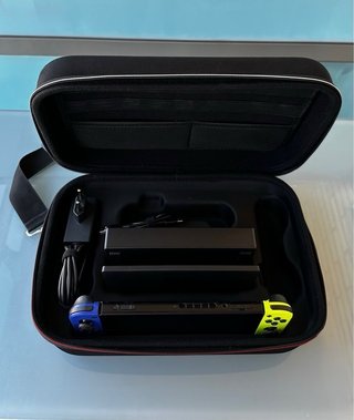 Console Nintendo Switch + Custodia
