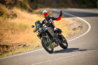 CFMoto 450 MT Adventure Negra y Amarilla