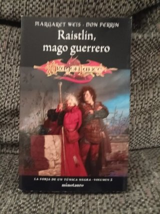 Margaret Weis. Raistlin, mago guerrero
