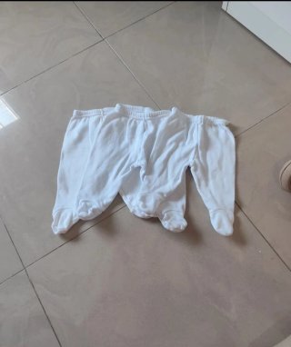 Polainas de bebé blancas