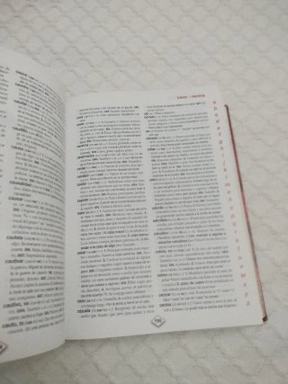 Diccionario Escolar de la Lengua Española. (Inc...
