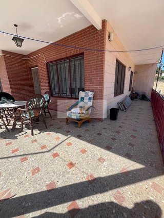 Chalet en venta en Crevillent