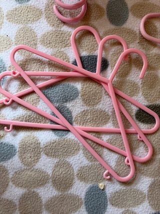 Perchas rosa para ropa de niña (Pack)