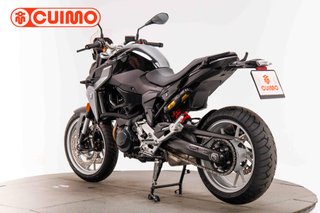 BMW F 900 R