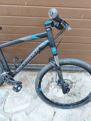 Bicicleta de montaña roja