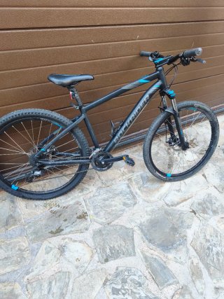 Bicicleta de montaña roja