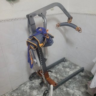 grua persona mayor