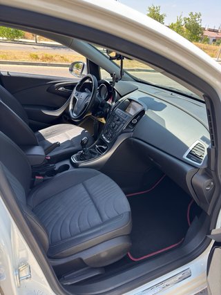 Opel Astra J