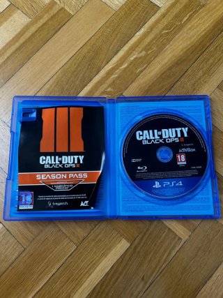 PS4 1TB + 2 Mandos + GTA V y 5 Juegos + Base Carga