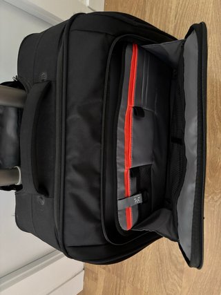 Maletín Case Logic con ruedas
