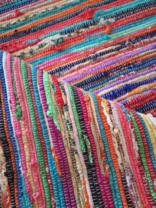 Set de 3 alfombras de tela multicolor