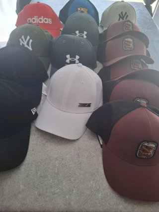 Lote de Gorras Variadas