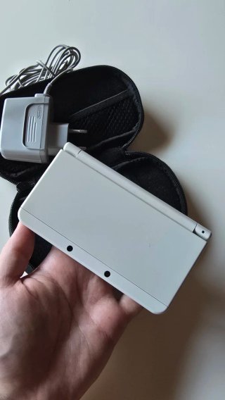 Nintendo New 3DS Bianca con caricatore