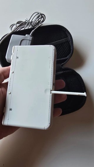 Nintendo New 3DS Bianca con caricatore
