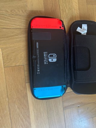 Nintendo Switch + Custodia Delta
