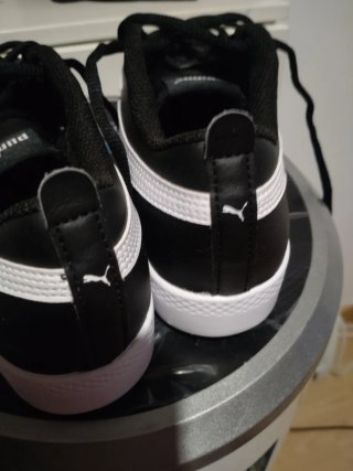 Zapatillas Puma Mujer Negras y Blancas