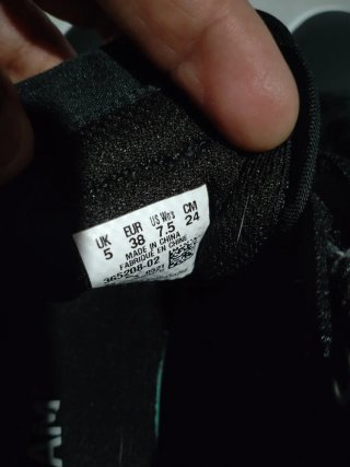Zapatillas Puma Mujer Negras y Blancas
