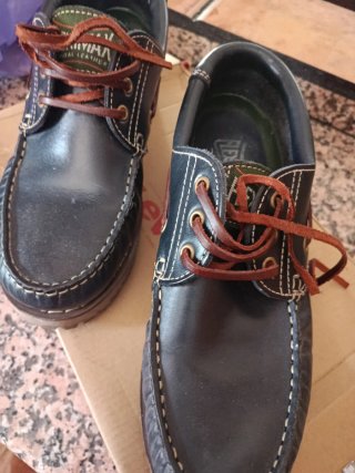 Zapatos de piel con suela de goma, Náuticos