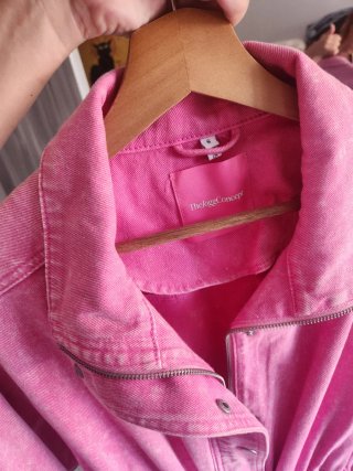 Chaqueta vaquera rosa larga