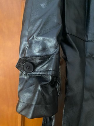 Gabardina larga mujer negra