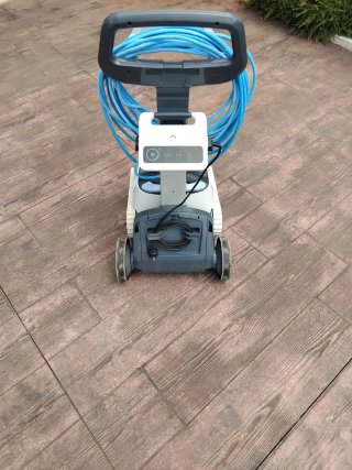 Robot Limpiafondos Piscina Dolphin