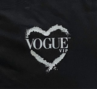 Tallas XS / S / M / L / XL. Camiseta VOGUE VIP