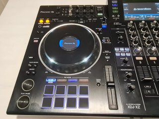 Vendo Pioneer DJ XDJ-XZ Controladora DJ Negro