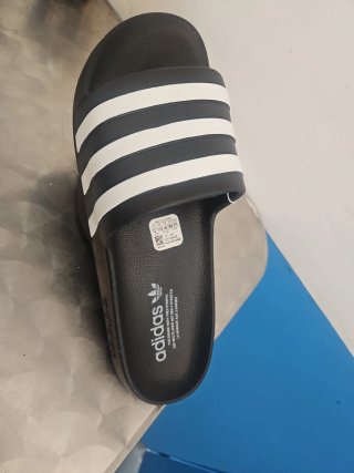 Ciabatte nere e bianche unisex