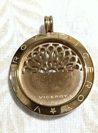 Solo Colgante Viceroy Dorado con Circonitas