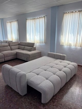 Comodo sofa beige cama con arcon nuevo