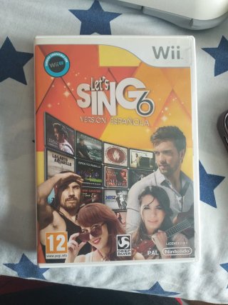 Juego Wii Let's Sing 6 + 2 Micrófonos