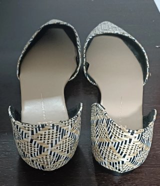 Zapatos planos SFERA beige y negros*SIN ESTRENAR*