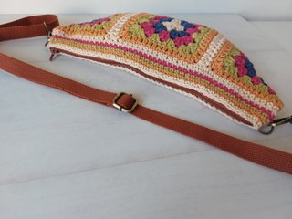Riñonera granny crochet nueva
