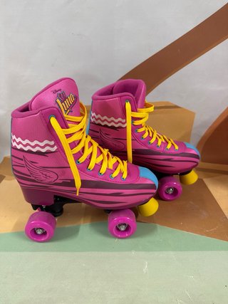 Patines y protecciones infantiles rosa