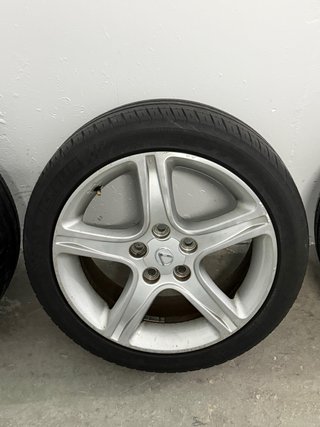 Llantas Lexus IS 200 (4 unidades)