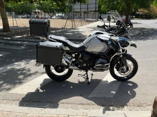 BMW R 1200GS Adventure Negra y Blanca